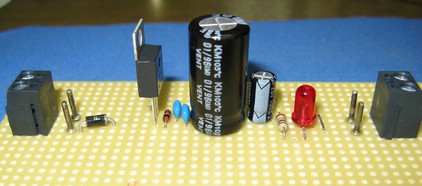 stromversorgung_aufbau_03_ohne_kuehlblech_mittel.jpg